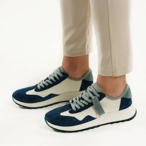 Clarks Blue Dashlite Lo Leather and Suede Retro Sneaker